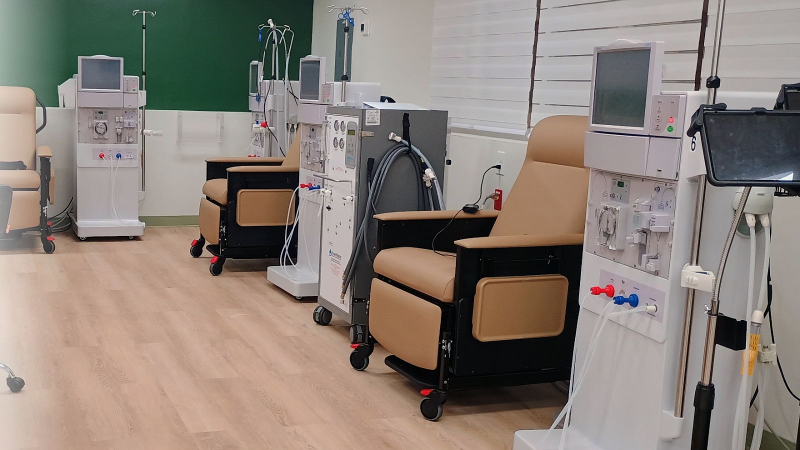 The hemodialysis den at Orchard Manor